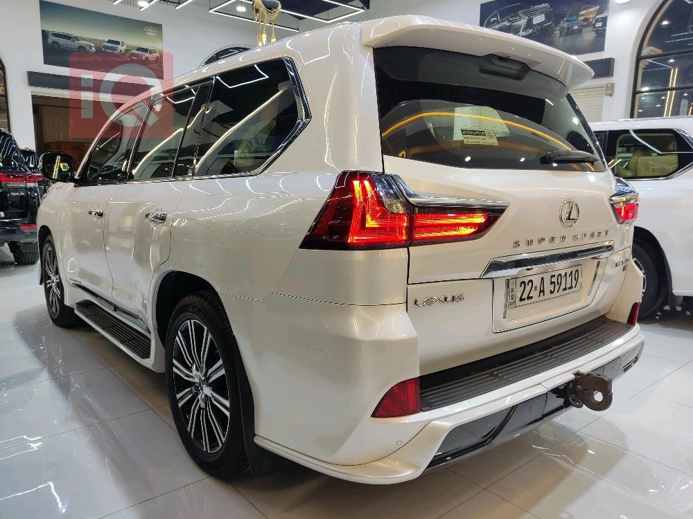 Lexus LX